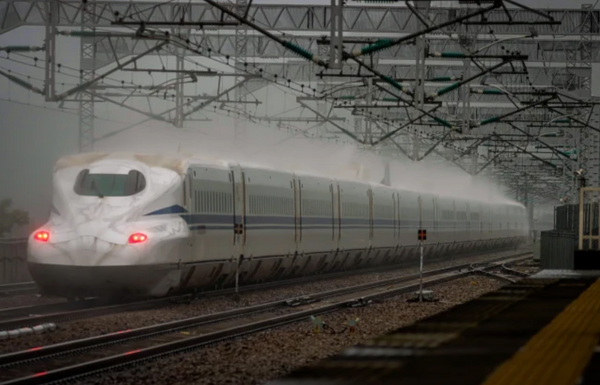 Shinkansen Delays as Typhoon Shanshan Approaches