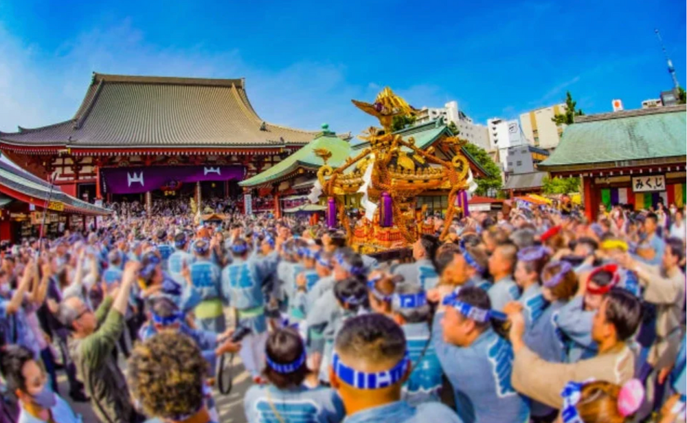 Celebrate Sanja Matsuri in Asakusa (May 16–18)